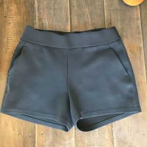 Lululemon casual shorts with front pockets 10